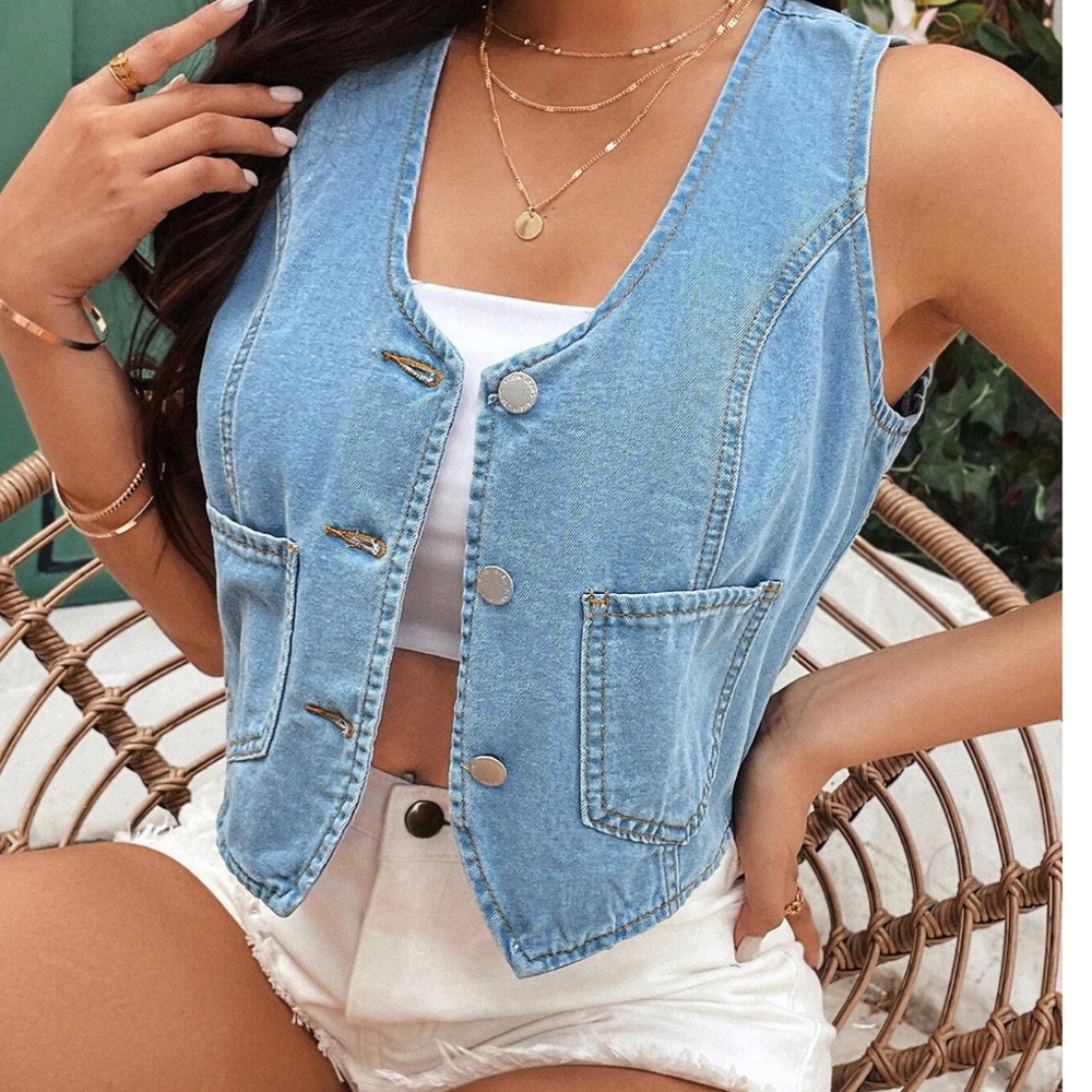 Light Wash Button up Denim Crop Vest - Picture 3 of 4